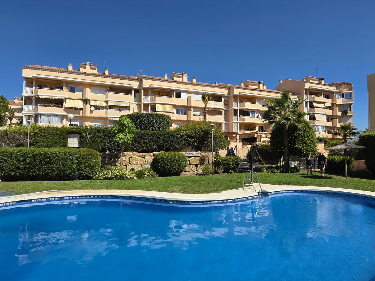 Nueva Milla de Oro, Estepona